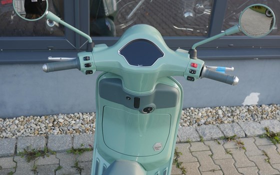 Neufahrzeug Vespa Primavera 80th 125 - Bild 9