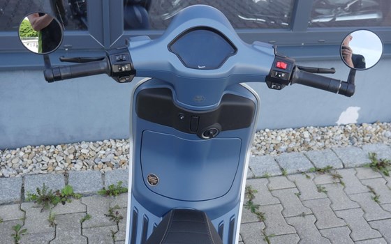 Neufahrzeug Vespa Primavera 125 Officina 8 - Bild 9