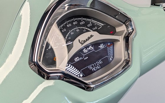 Gebrauchtmotorrad Vespa GTS 125 Super - Bild 6