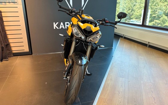 Gebrauchtmotorrad Triumph Street Triple RS - Bild 1