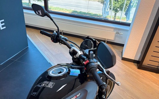 Gebrauchtmotorrad Triumph Trident 800 - Bild 19