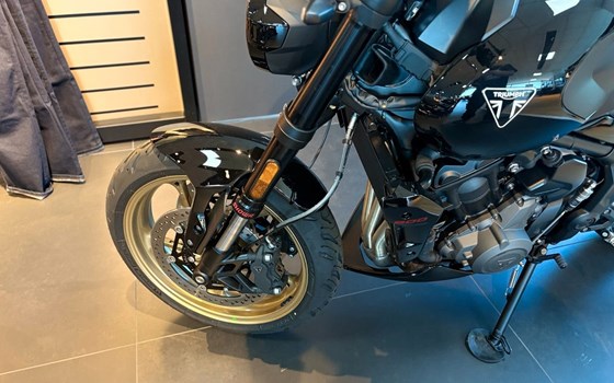 Gebrauchtmotorrad Triumph Trident 800 - Bild 4
