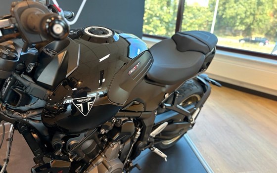 Gebrauchtmotorrad Triumph Trident 800 - Bild 5