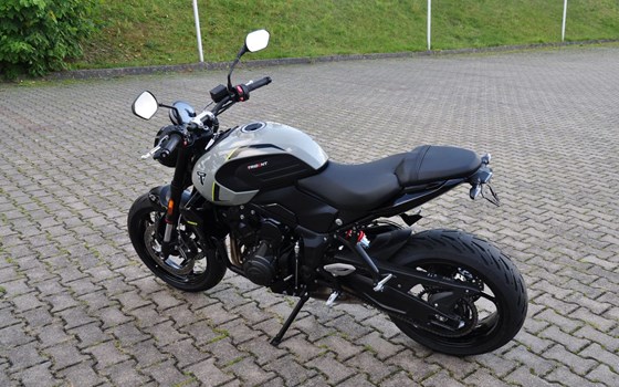 Gebrauchtmotorrad Triumph Trident 660 - Bild 17