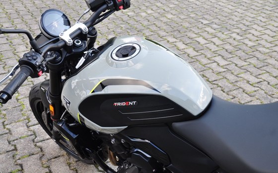 Gebrauchtmotorrad Triumph Trident 660 - Bild 18