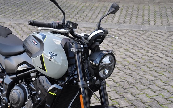 Gebrauchtmotorrad Triumph Trident 660 - Bild 2