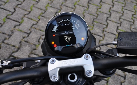 Gebrauchtmotorrad Triumph Trident 660 - Bild 21