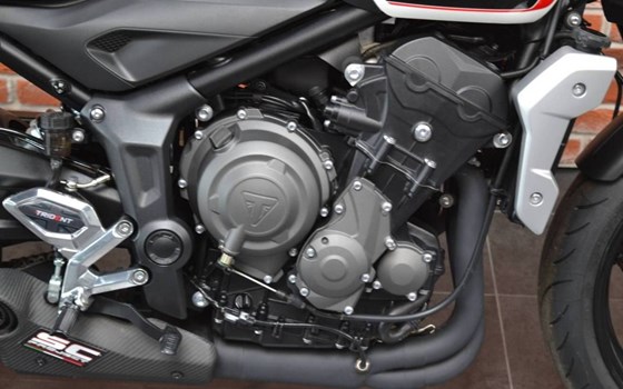 Gebrauchtmotorrad Triumph Trident 660 - Bild 6