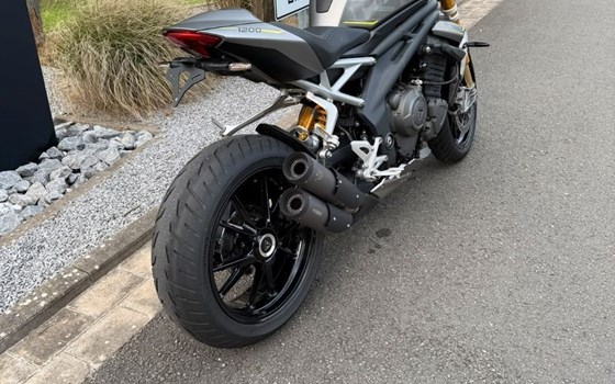 Gebrauchtmotorrad Triumph Speed Triple 1200 RS - Bild 7