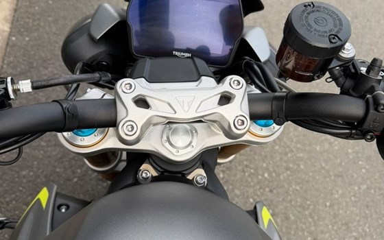Gebrauchtmotorrad Triumph Speed Triple 1200 RS - Bild 9