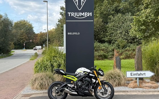 Gebrauchtmotorrad Triumph Street Triple 765 Moto2 Edition - Bild 1