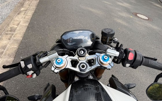 Gebrauchtmotorrad Triumph Street Triple 765 Moto2 Edition - Bild 10