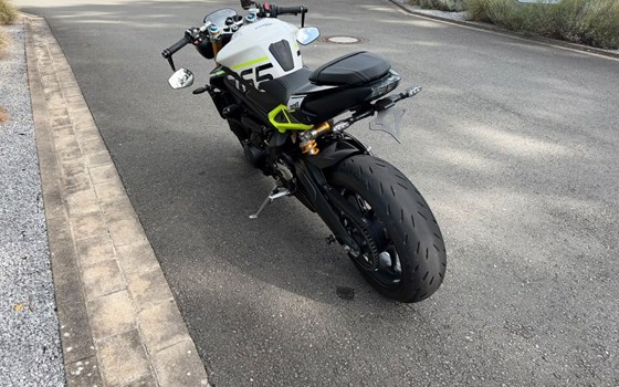Gebrauchtmotorrad Triumph Street Triple 765 Moto2 Edition - Bild 6