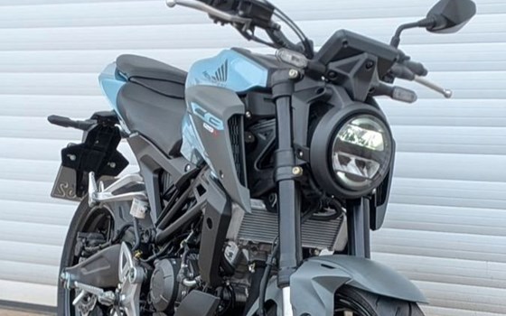 Gebrauchtmotorrad Honda CB125R - Bild 1