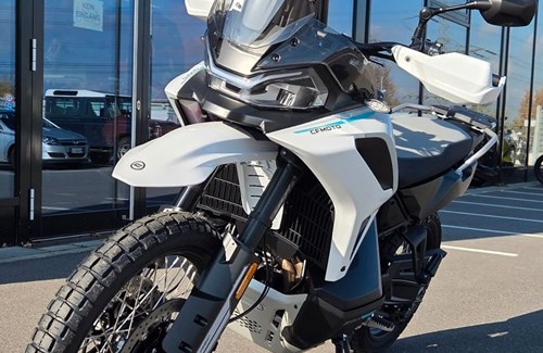 Neumotorrad CFMOTO 1000MT-X