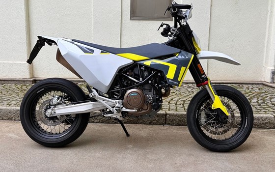 Gebrauchtmotorrad Husqvarna 701 Supermoto - Bild 1