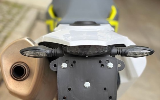 Gebrauchtmotorrad Husqvarna 701 Supermoto - Bild 5