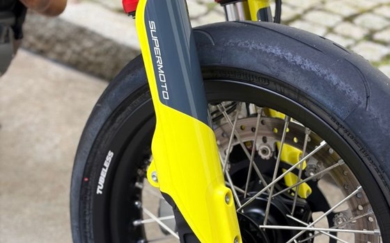 Gebrauchtmotorrad Husqvarna 701 Supermoto - Bild 6