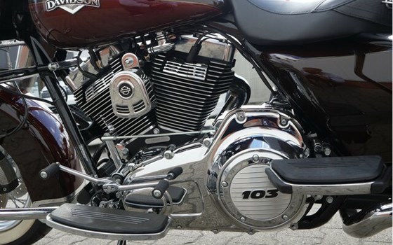 Gebrauchtmotorrad Harley-Davidson Road King Classic FLHRC - Bild 10