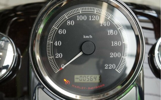 Gebrauchtmotorrad Harley-Davidson Road King Classic FLHRC - Bild 15