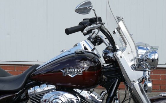 Gebrauchtmotorrad Harley-Davidson Road King Classic FLHRC - Bild 5