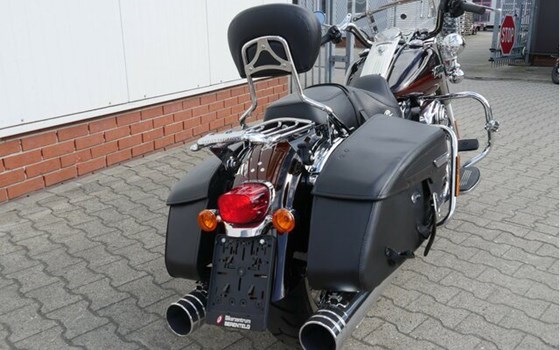 Gebrauchtmotorrad Harley-Davidson Road King Classic FLHRC - Bild 8