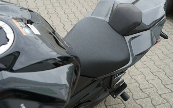 Gebrauchtmotorrad Kawasaki Z650 S - Bild 11