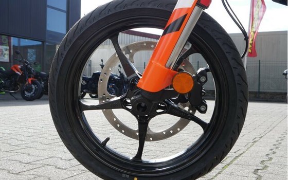 Neufahrzeug KTM 125 SMC R - Bild 12