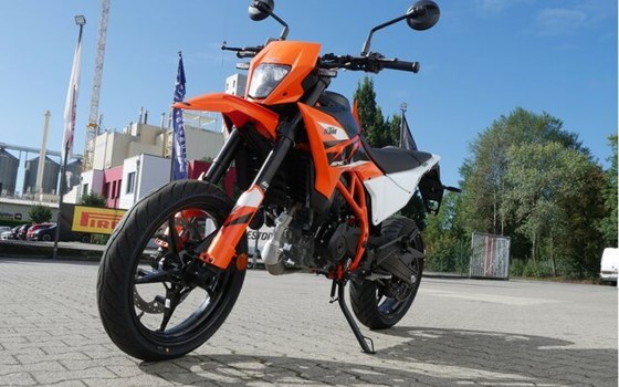 Neufahrzeug KTM 125 SMC R - Bild 17
