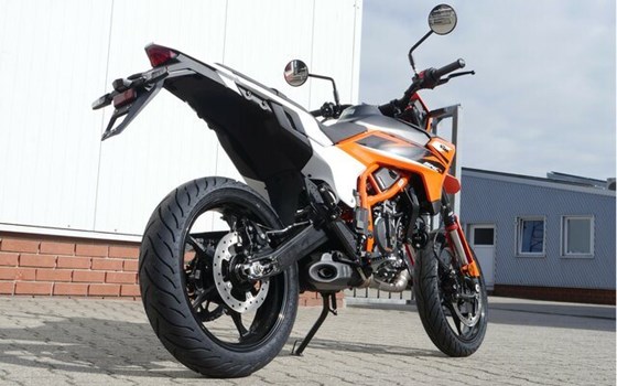 Neufahrzeug KTM 125 SMC R - Bild 19