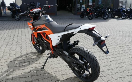 Neufahrzeug KTM 125 SMC R - Bild 8