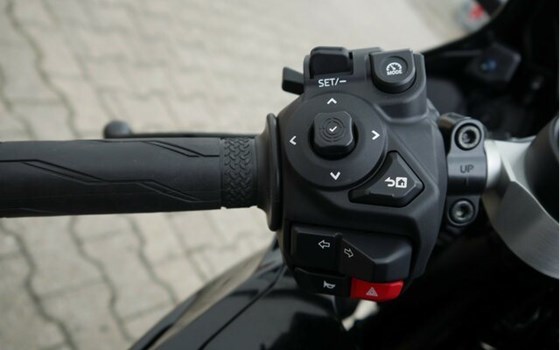 Gebrauchtmotorrad Yamaha R7 - Bild 12