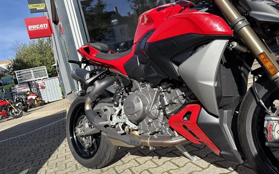 Gebrauchtmotorrad Ducati Streetfighter V2 - Bild 11