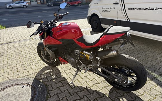 Gebrauchtmotorrad Ducati Streetfighter V2 - Bild 2