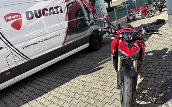 Gebrauchtmotorrad Ducati Streetfighter V2 - Bild 4