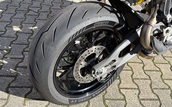 Gebrauchtmotorrad Ducati Streetfighter V2 - Bild 9