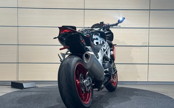Gebrauchtmotorrad Aprilia Tuono V4 1100 Factory - Bild 12