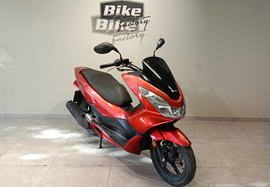 Honda PCX125 (rot)