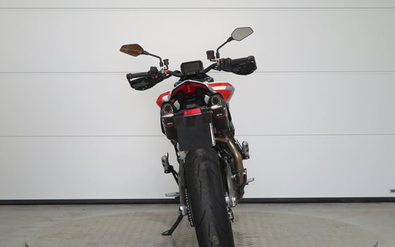 Gebrauchtmotorrad Ducati Hypermotard V2 SP - Bild 6
