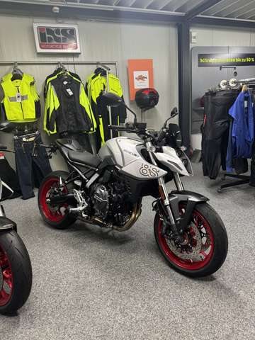Suzuki GSX-8S
