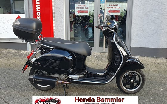 Gebrauchtmotorrad Vespa GTS 300 - Bild 1