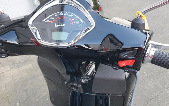 Gebrauchtmotorrad Vespa GTS 300 - Bild 18