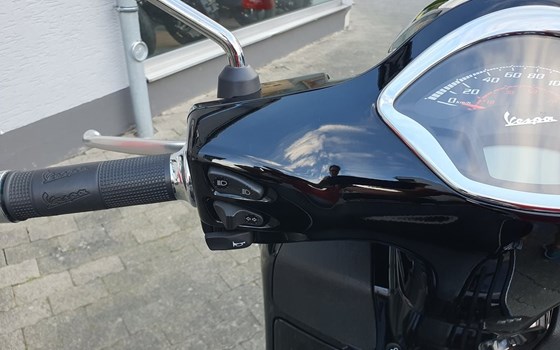 Gebrauchtmotorrad Vespa GTS 300 - Bild 19