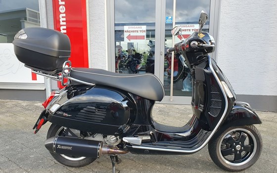 Gebrauchtmotorrad Vespa GTS 300 - Bild 2