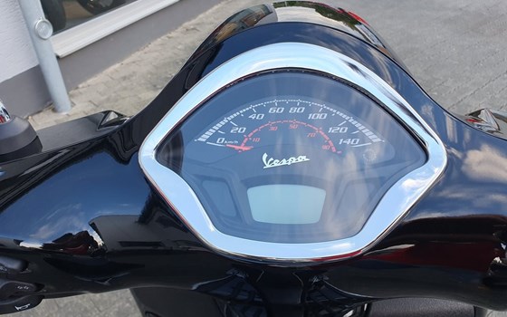 Gebrauchtmotorrad Vespa GTS 300 - Bild 20