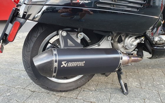 Gebrauchtmotorrad Vespa GTS 300 - Bild 3