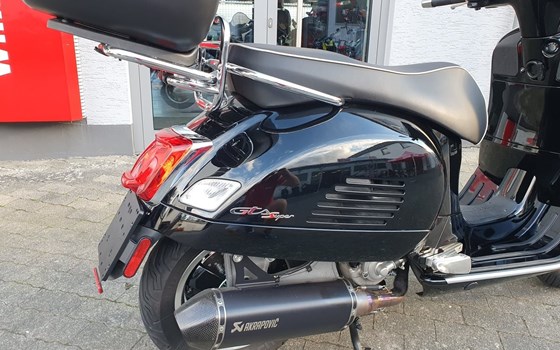 Gebrauchtmotorrad Vespa GTS 300 - Bild 4