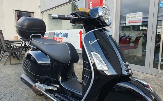 Gebrauchtmotorrad Vespa GTS 300 - Bild 7