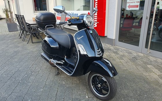 Gebrauchtmotorrad Vespa GTS 300 - Bild 8