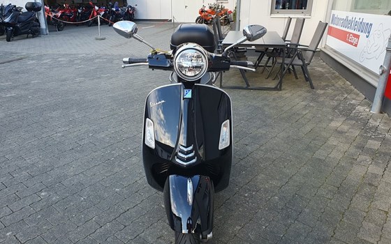 Gebrauchtmotorrad Vespa GTS 300 - Bild 9